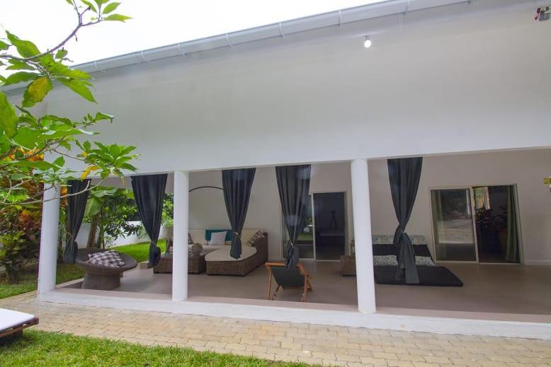 Le Comfort Anse Royale Exterior photo