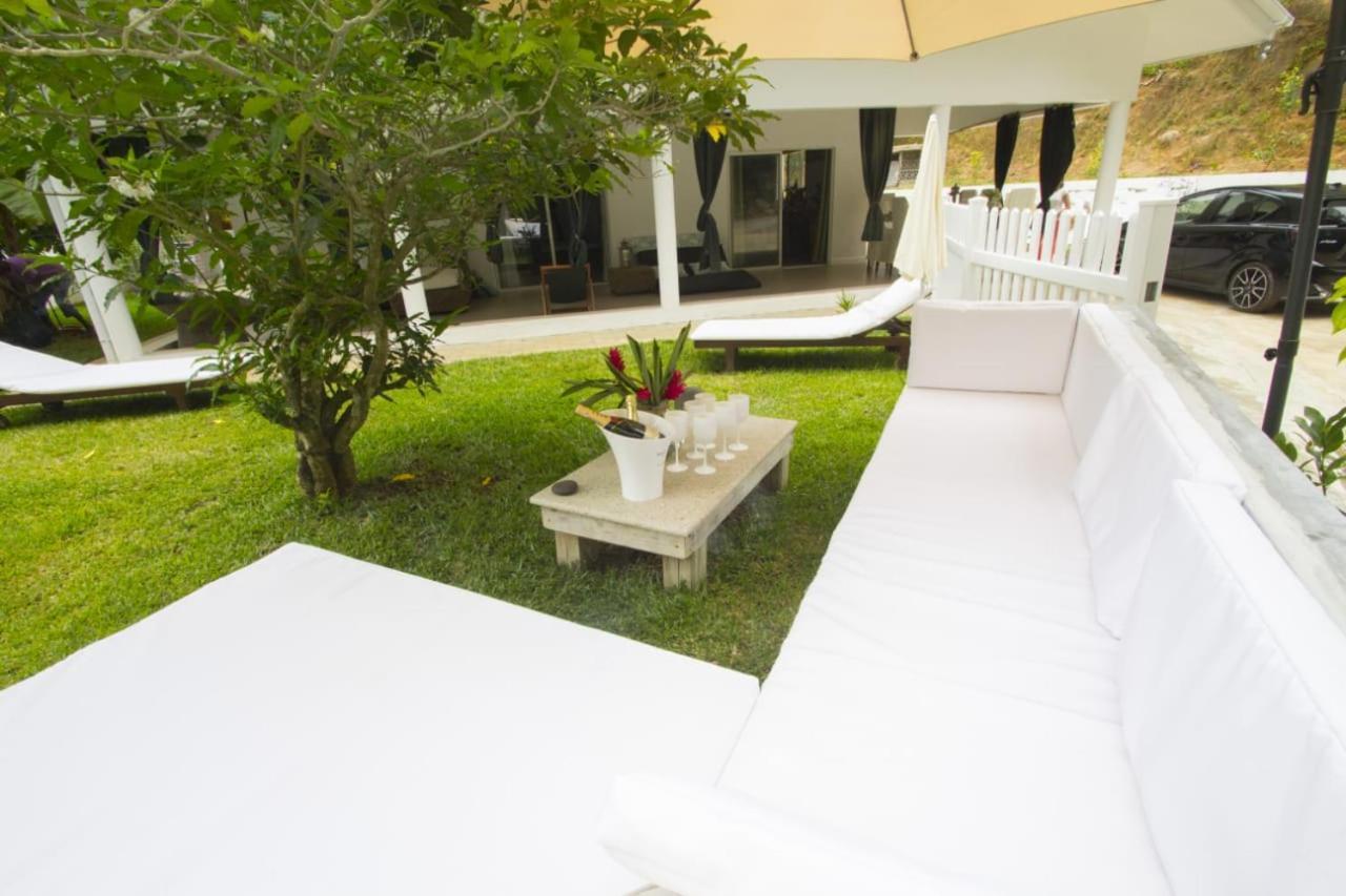Le Comfort Anse Royale Exterior photo